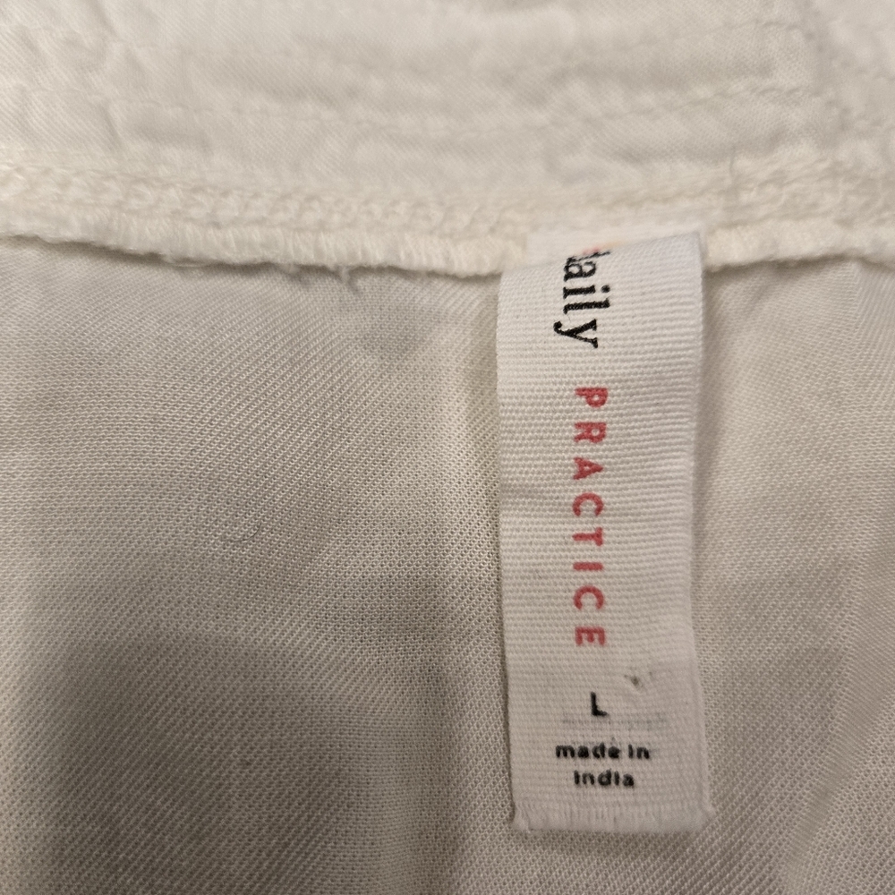 Daily Practice by Anthropologie V-Neck Short Sleeve Cream and Black Top - Picture 5 of 5